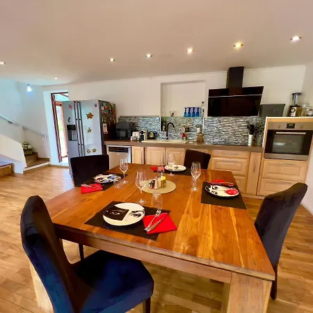 Natval - 600 M2 Villa